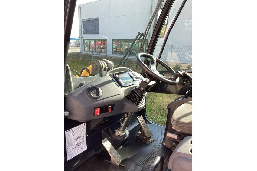 WA70M-8
